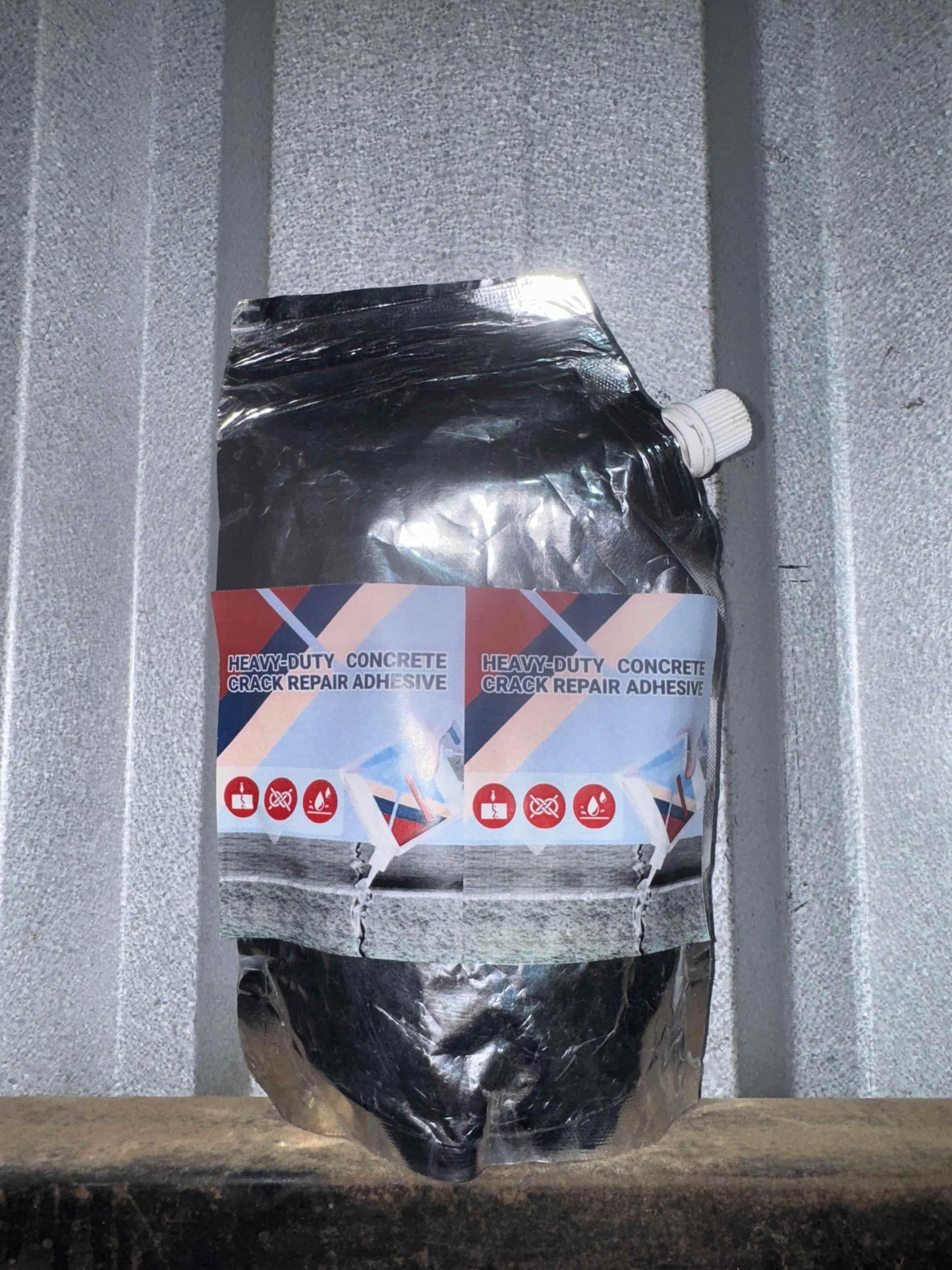 Heavy-Duty Concrete Crack Repair Adhesive 100 gm Pack of 1